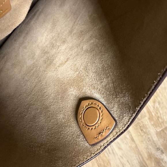 Polo Ralph Lauren
Polo Id Calfskin Large Shoulder Bag - Picture 12 of 13